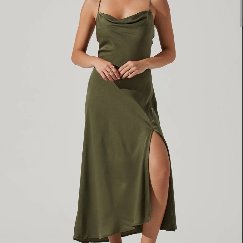 ASTR GAIA MIDI DRESS | SIZE M